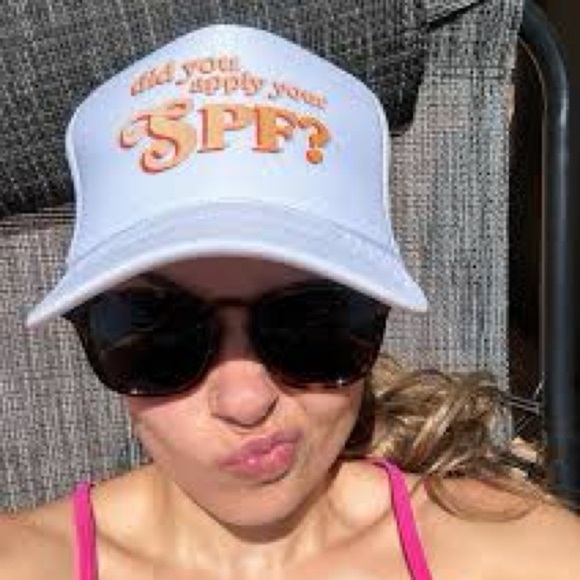 NWT “Did you apply your SPF” White Graphic Preppy Pool Day Trucker hat - Picture 2 of 5